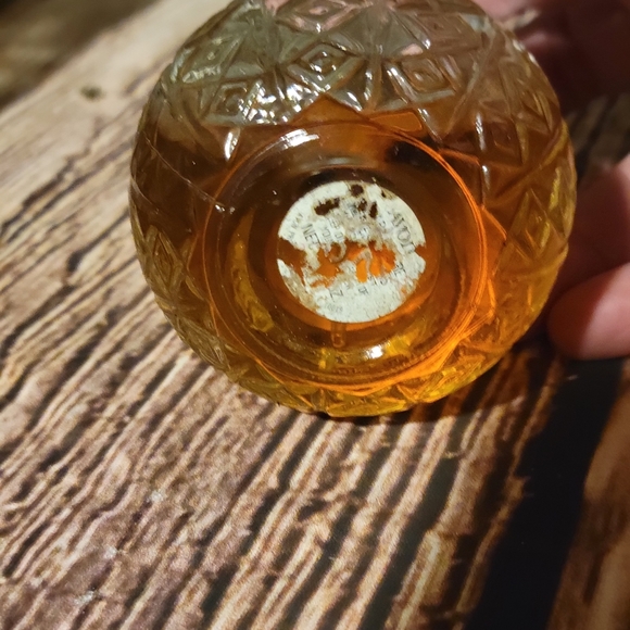 !Vintage Avon Pear Shaped Clear Glass Bottle With Plastic Top - Picture 2 of 2